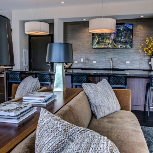 The Benjamin Boston luxury apartment - Resident Lounge with Bar