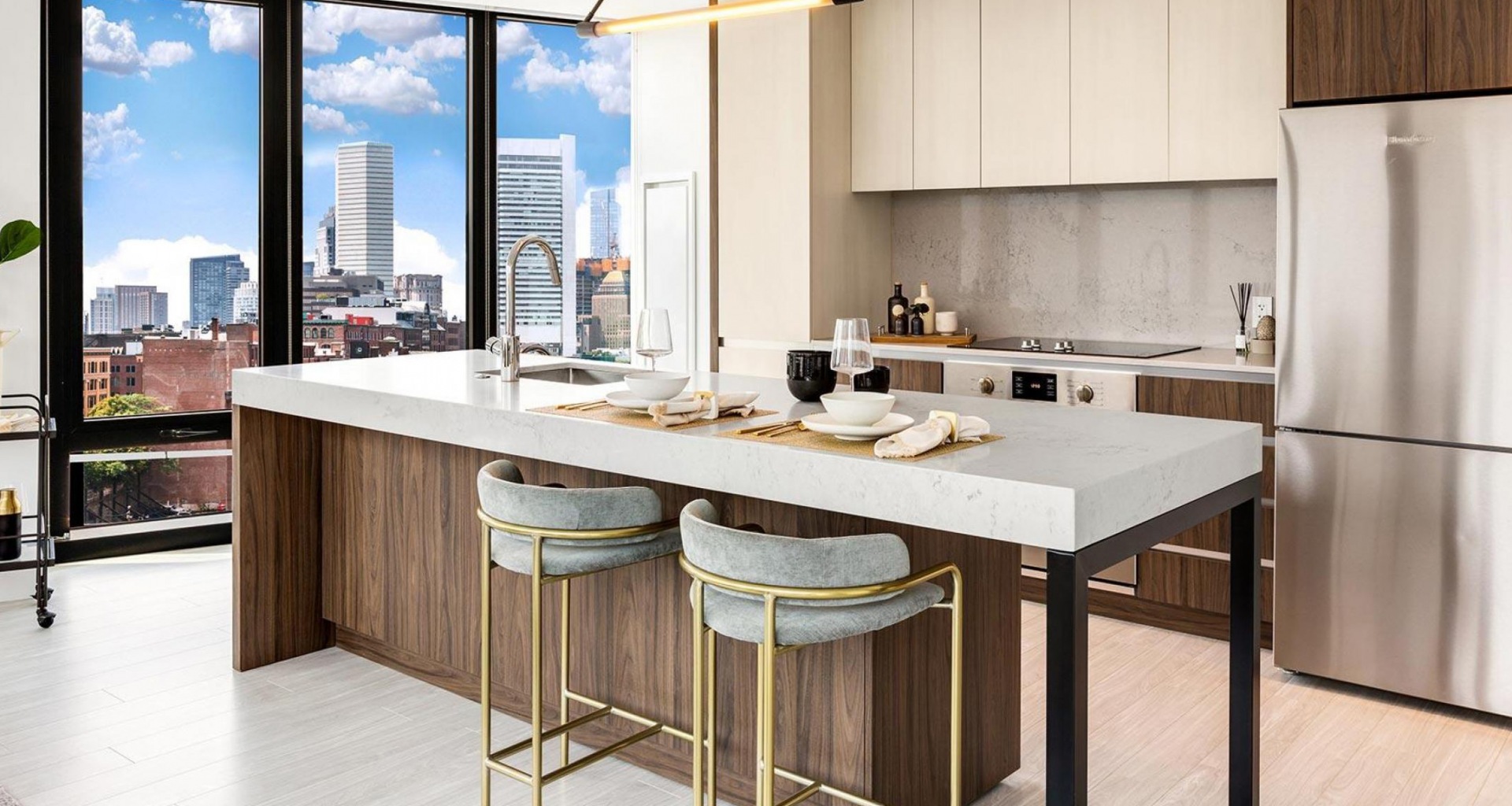 The Metlo Boston luxury apartment - Gourmet Kitchen with City Views