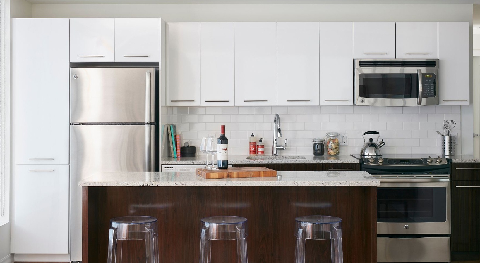 Watermark Seaport Boston luxury apartment - Modern Kitchen with Island